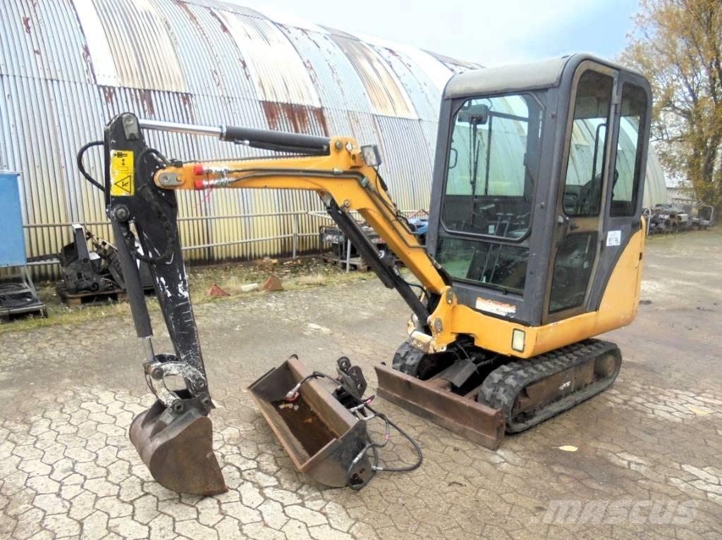 Bobcat 320 D ミニ油圧ショベル 7t以下（ミニユンボ・ミニディガー）