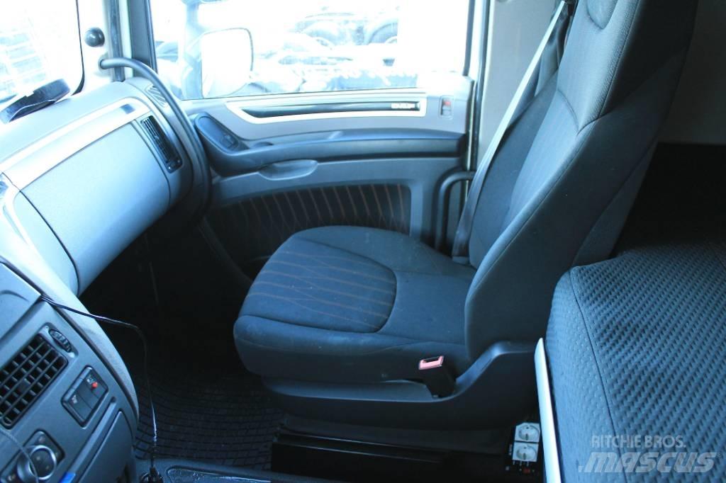 DAF XF 530 FTS 中古トラクターヘッド | トレーラーヘッド