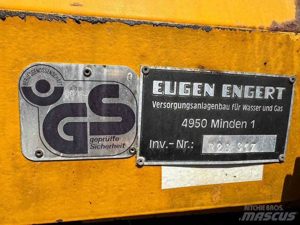 Liebherr A900C ホイール式油圧ショベル（パワーショベル・ユンボ・バックホー）