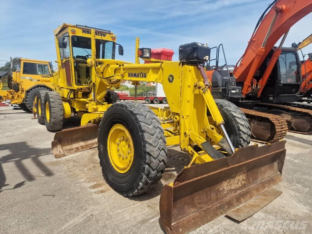 Komatsu GD 521 A-1 モーターグレーダー