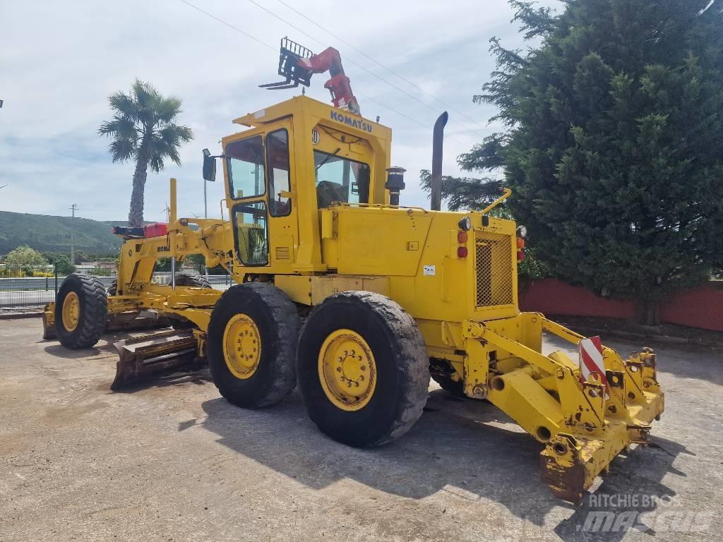 Komatsu GD 521 A-1 モーターグレーダー