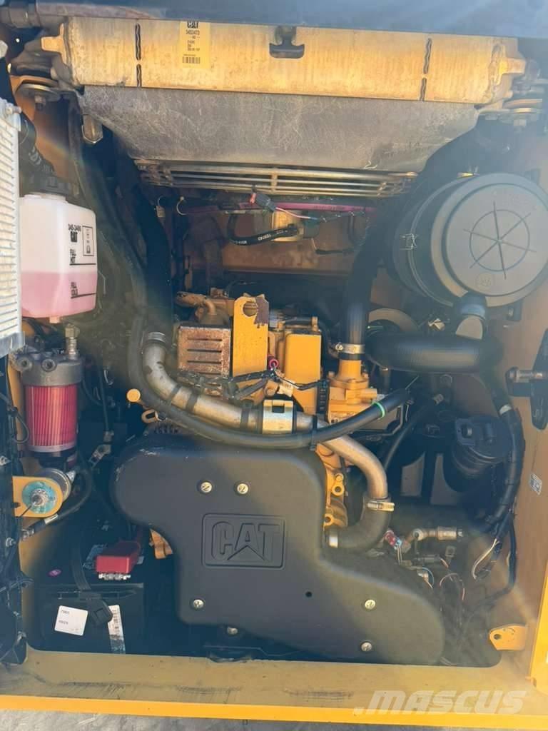 CAT 279 D3 スキッドステアローダー