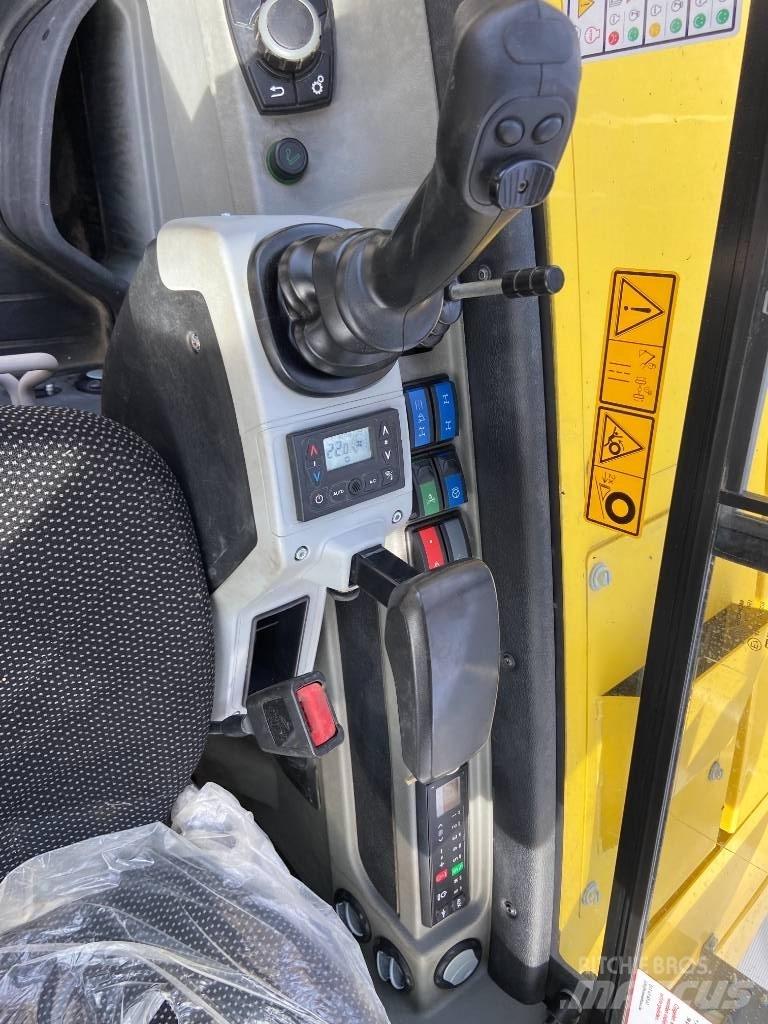 Wacker Neuson EW 100 ホイール式油圧ショベル（パワーショベル・ユンボ・バックホー）