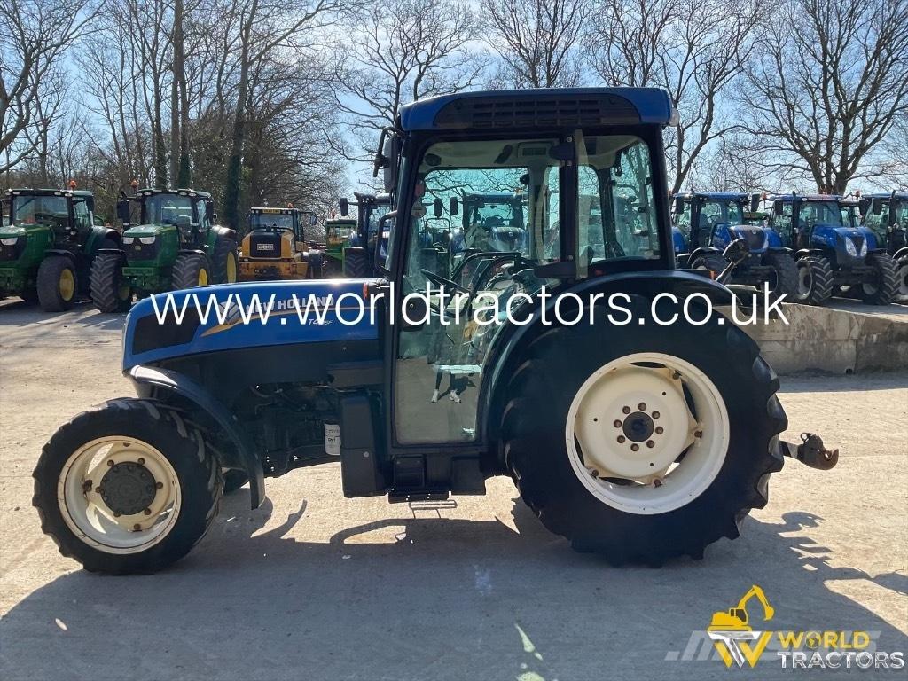 New Holland T 4.95 F トラクター