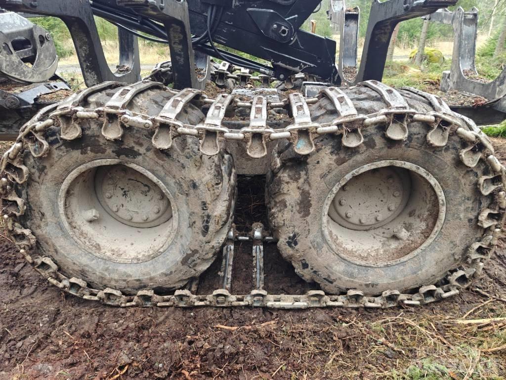Komatsu 845 フォワーダー