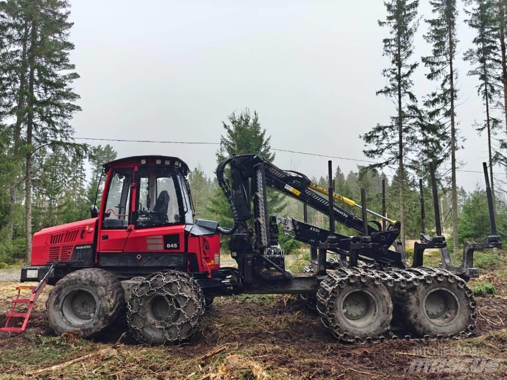 Komatsu 845 フォワーダー