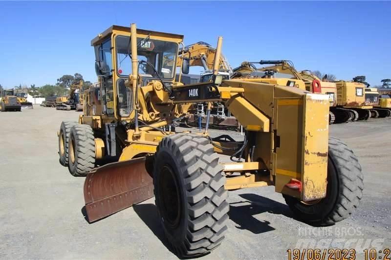 CAT 140K モーターグレーダー