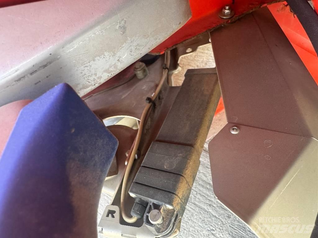 Kuhn Axis 30.1 W ミネラル散布機