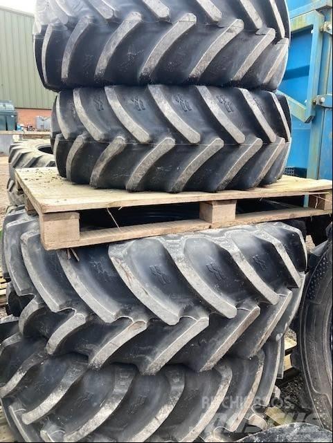 Mitas SET OF TYRES タイヤ、ホイル、リム