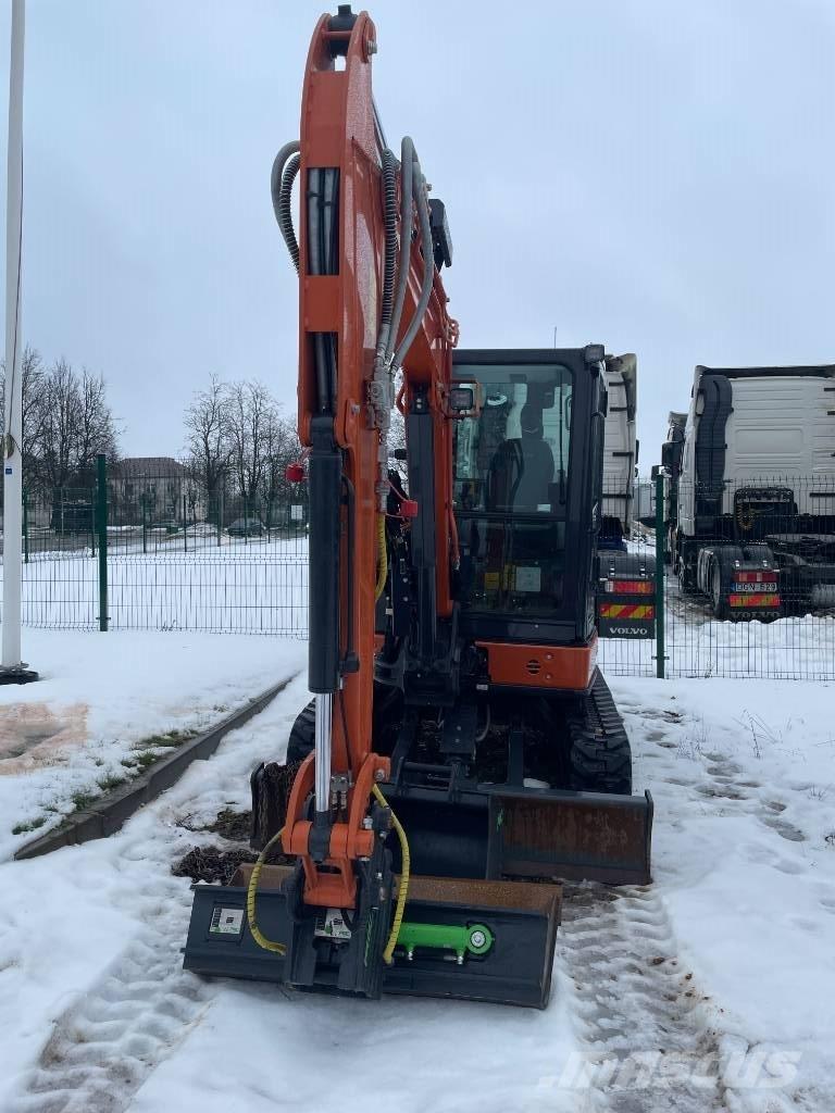 Hitachi ZX 38 U-6 ミニ油圧ショベル 7t以下（ミニユンボ・ミニディガー）