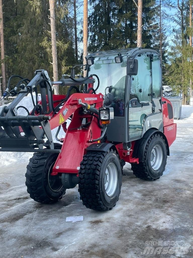 Weidemann 1380 多目的ローダー