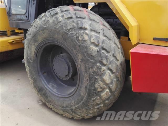 Dynapac CA 30 D 振動ローラ