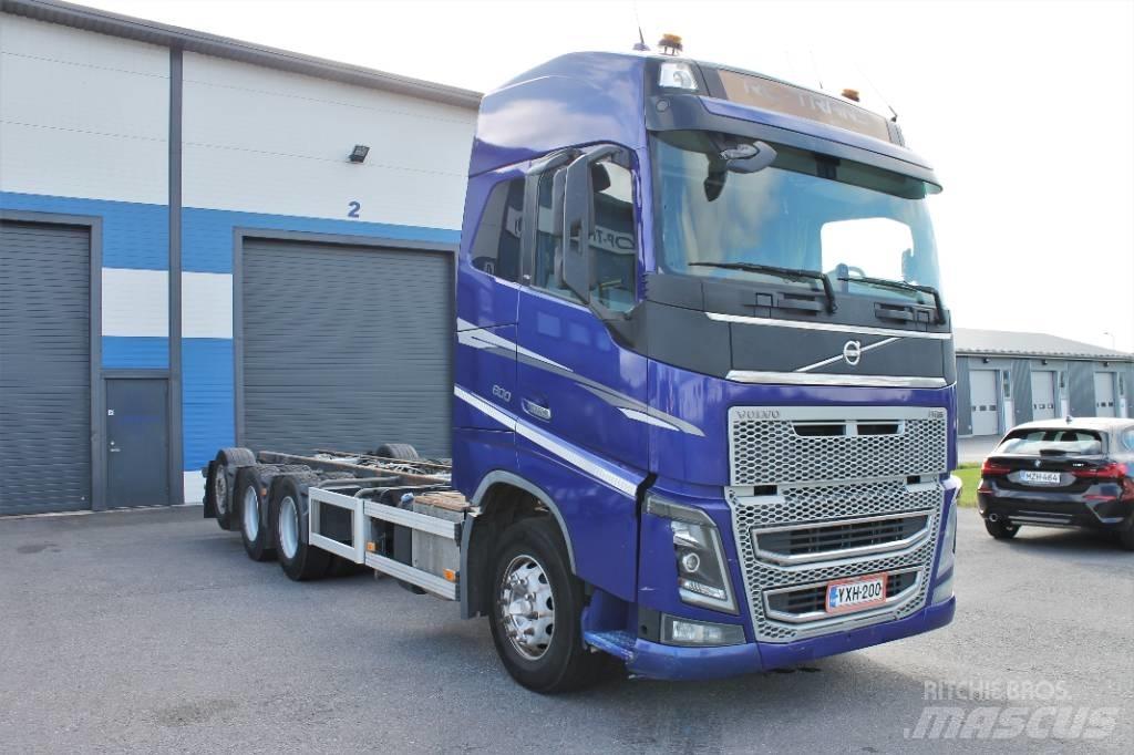 Volvo FH16 600  8x4*4 キャブ付きシャーシ