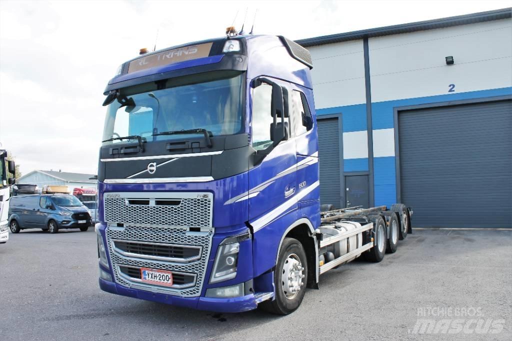 Volvo FH16 600  8x4*4 キャブ付きシャーシ