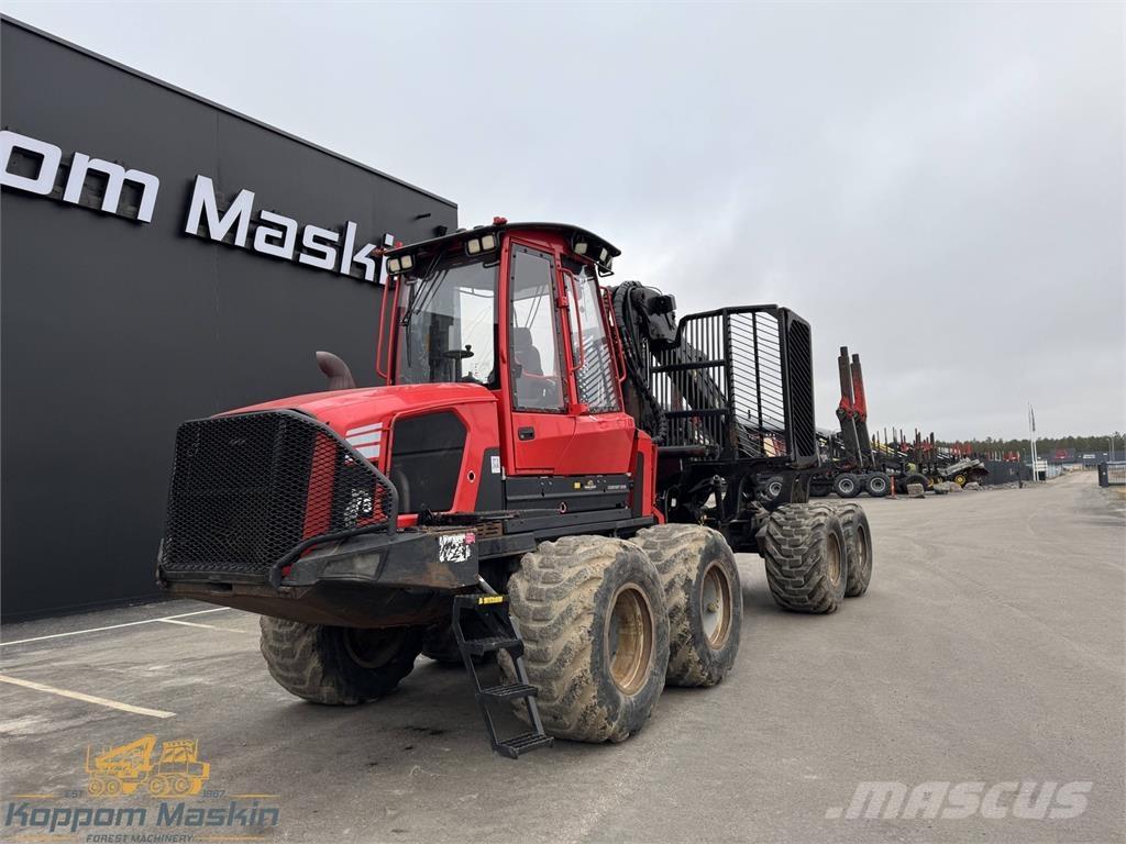 Komatsu 875 フォワーダー