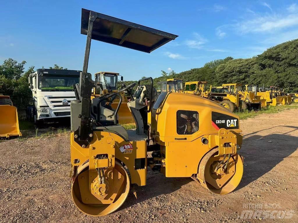 CAT CB 24 B タンデムローラ