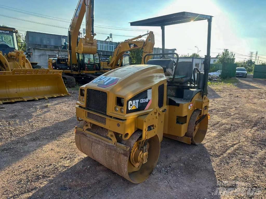 CAT CB 24 B タンデムローラ