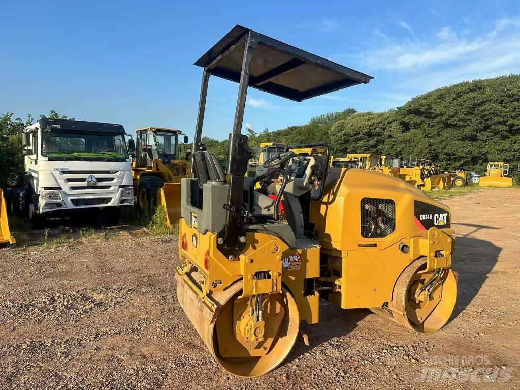 CAT CB 24 B タンデムローラ