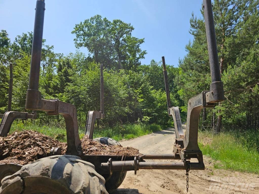John Deere 1210 G フォワーダー