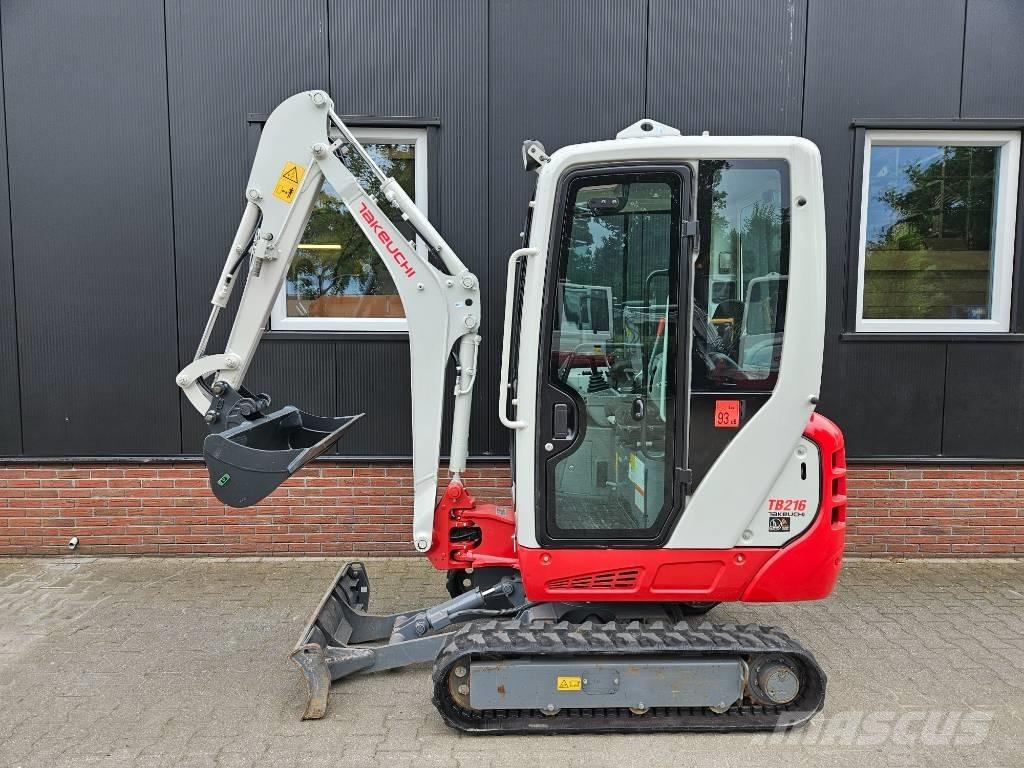 Takeuchi TB 216 ミニ油圧ショベル 7t以下（ミニユンボ・ミニディガー）