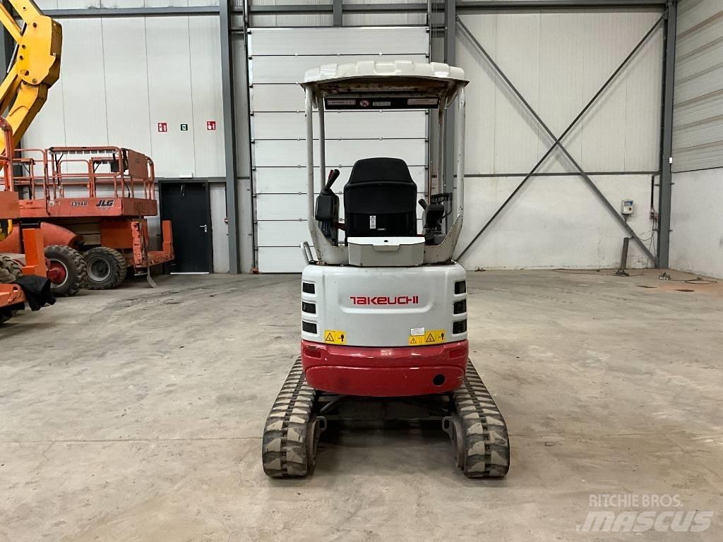 Takeuchi TB 215 R ミニ油圧ショベル 7t以下（ミニユンボ・ミニディガー）