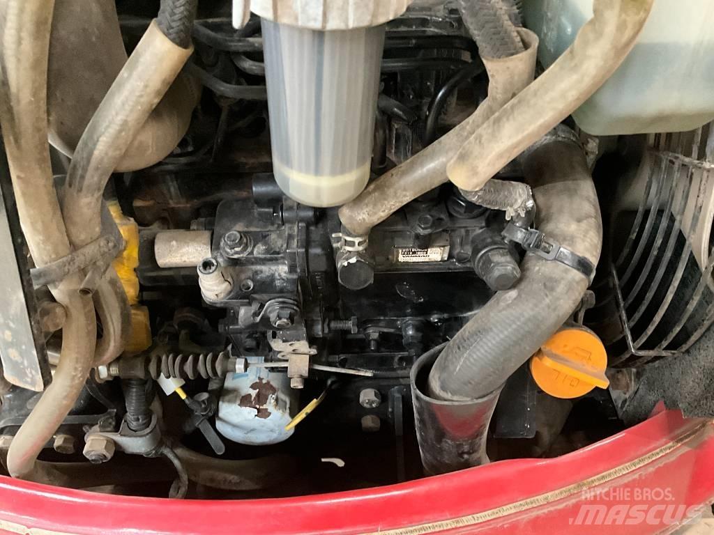 Takeuchi TB 215 R ミニ油圧ショベル 7t以下（ミニユンボ・ミニディガー）