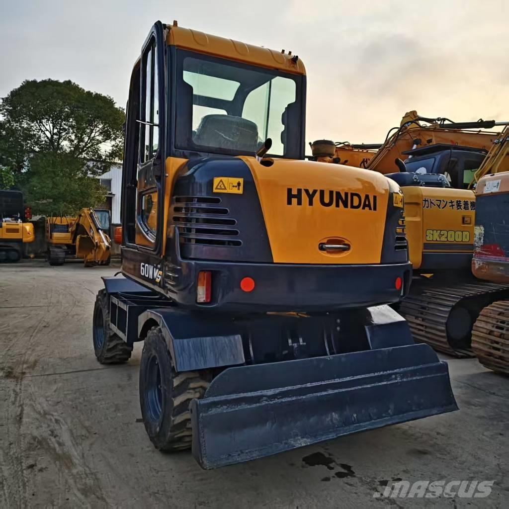 Hyundai R60W ホイール式油圧ショベル（パワーショベル・ユンボ・バックホー）