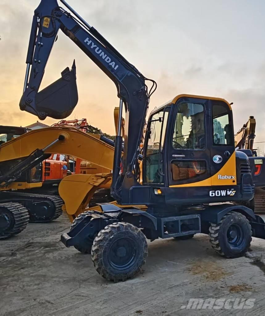 Hyundai R60W ホイール式油圧ショベル（パワーショベル・ユンボ・バックホー）