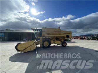 New Holland TX 34 コンバイン