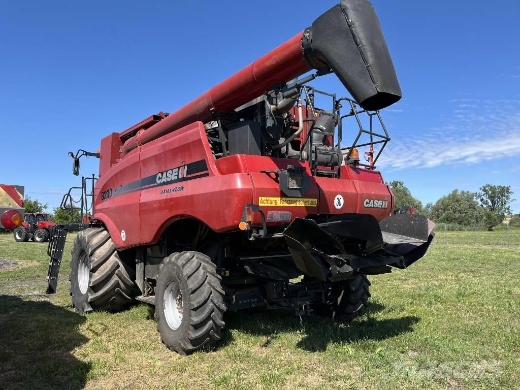 Case IH AF 8230 コンバイン