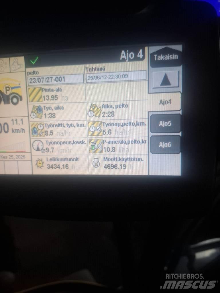 New Holland FR 9080 自走式フォレージハーベスター