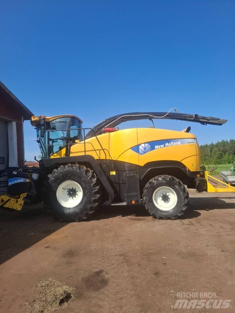 New Holland FR 9080 自走式フォレージハーベスター
