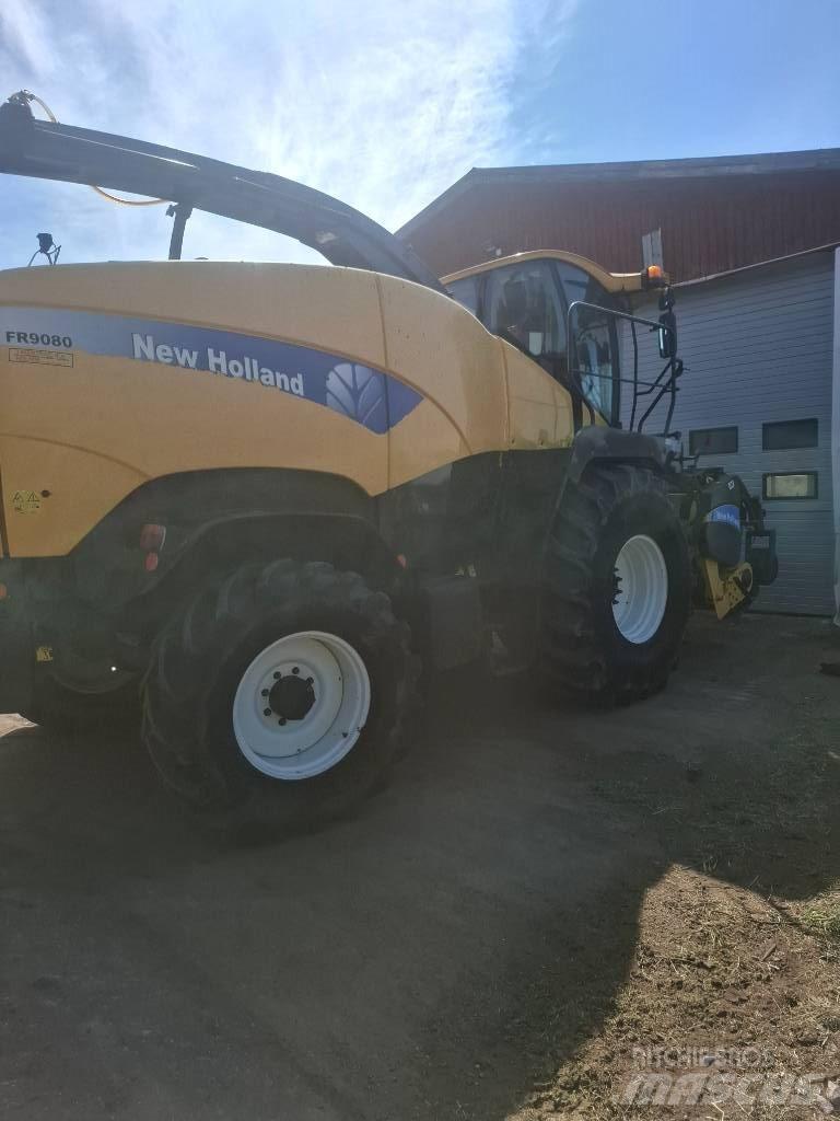 New Holland FR 9080 自走式フォレージハーベスター