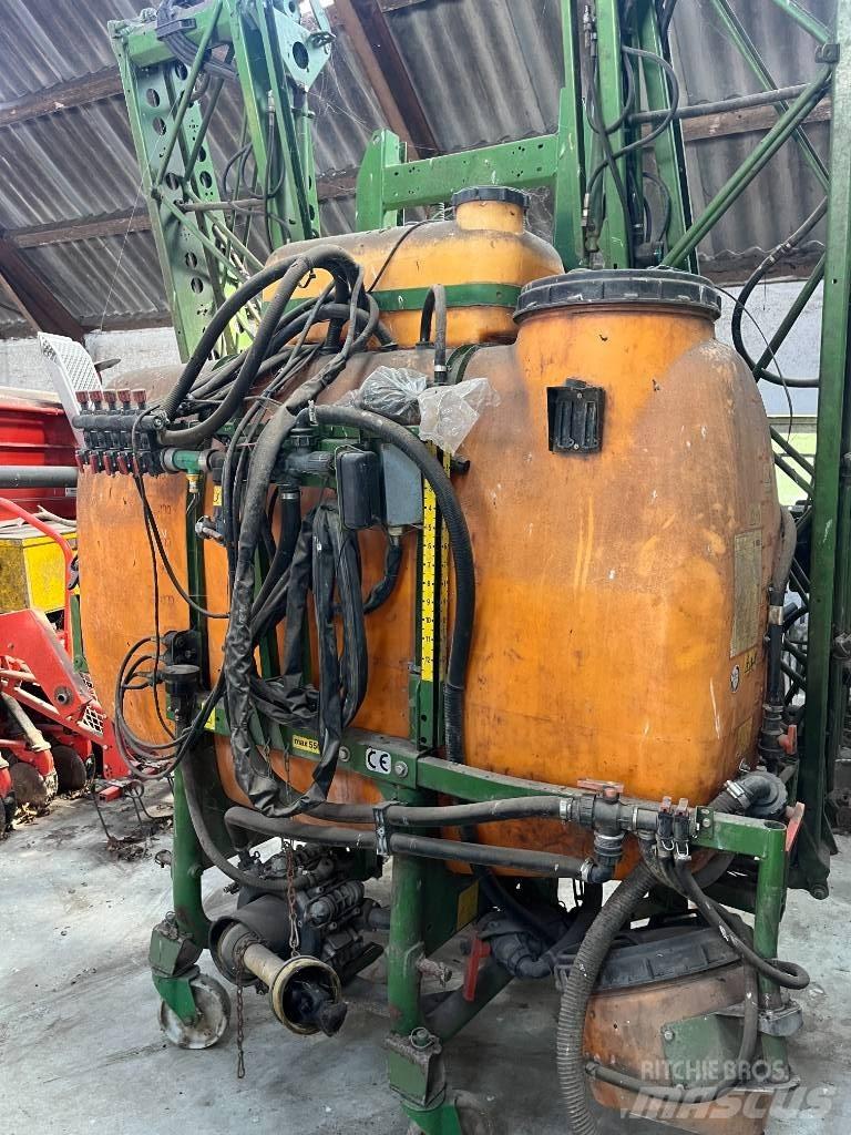 Amazone UF 1200 マウント型噴霧器