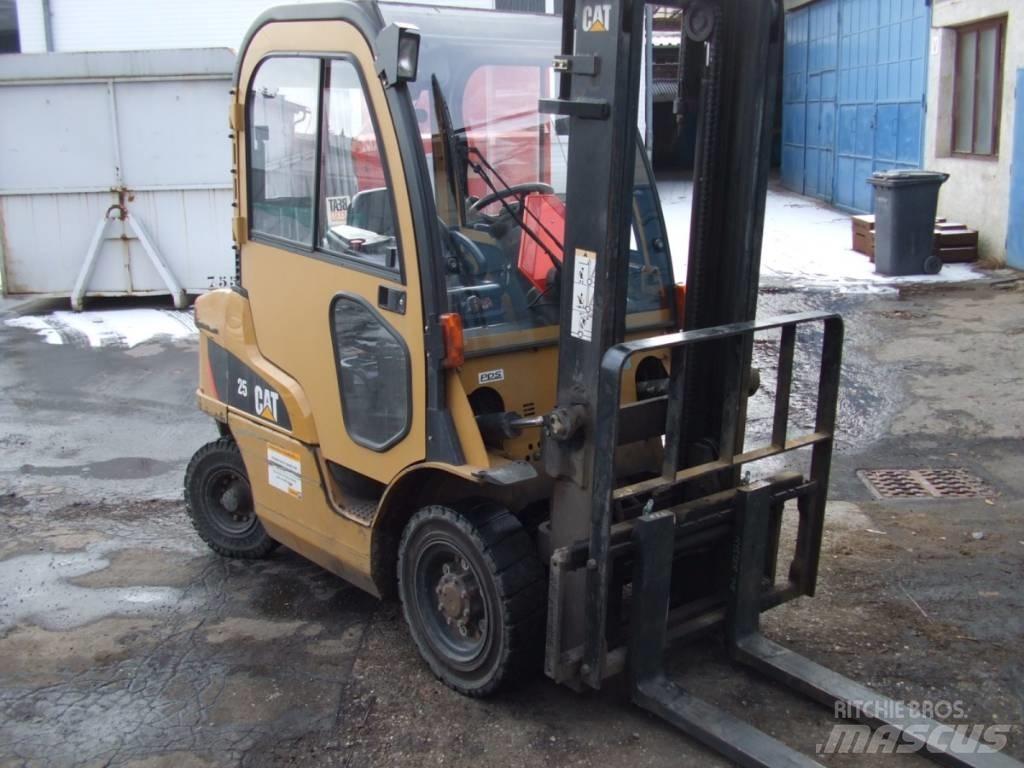 CAT lift truck DP25N ディーゼル・軽油