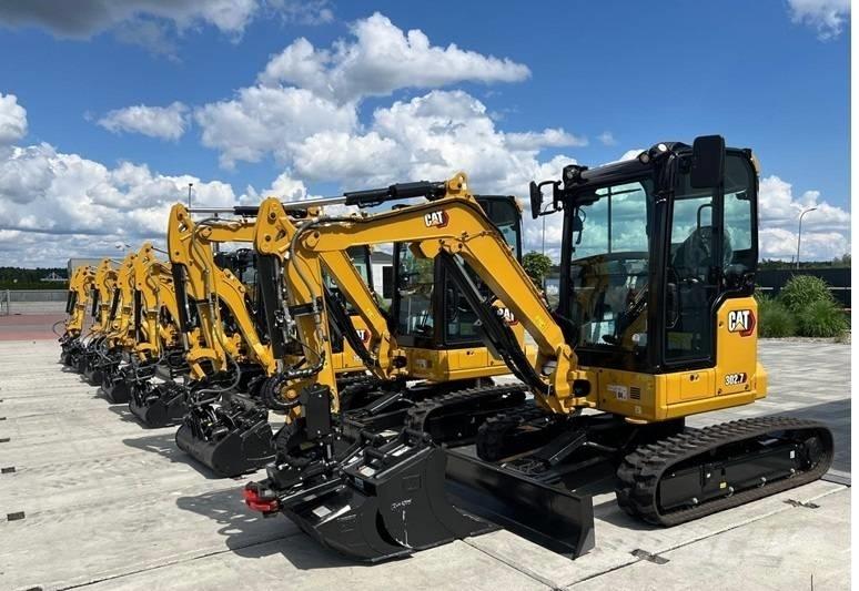 CAT 302.7 CR ミニ油圧ショベル 7t以下（ミニユンボ・ミニディガー）