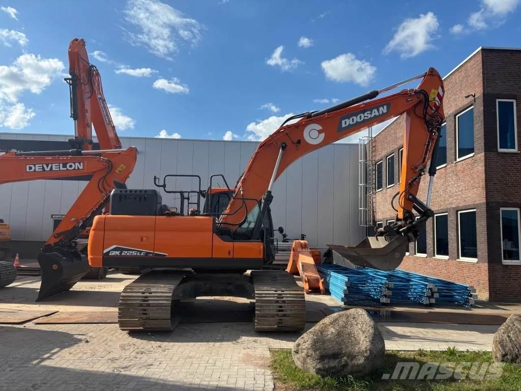 Doosan DX225LC-7 大型油圧ショベル12t以上（パワーショベル・ユンボ）