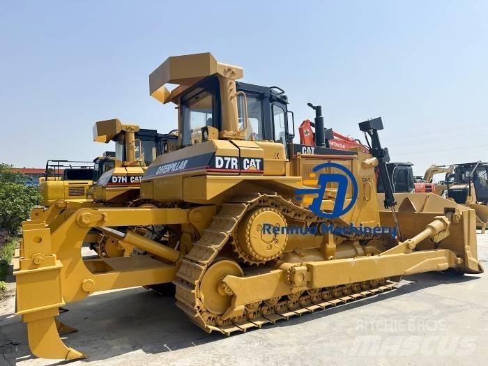 CAT D 7 R ブルドーザー