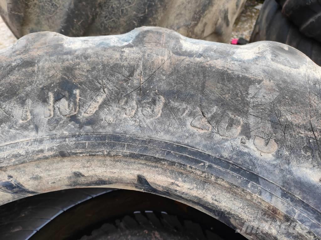 Nokian 710/45-26.5 タイヤ、ホイル、リム