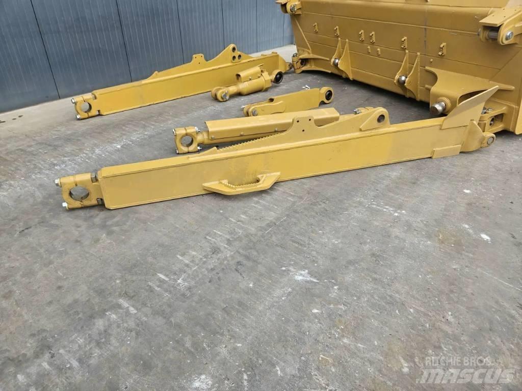 CAT D8T ブレード
