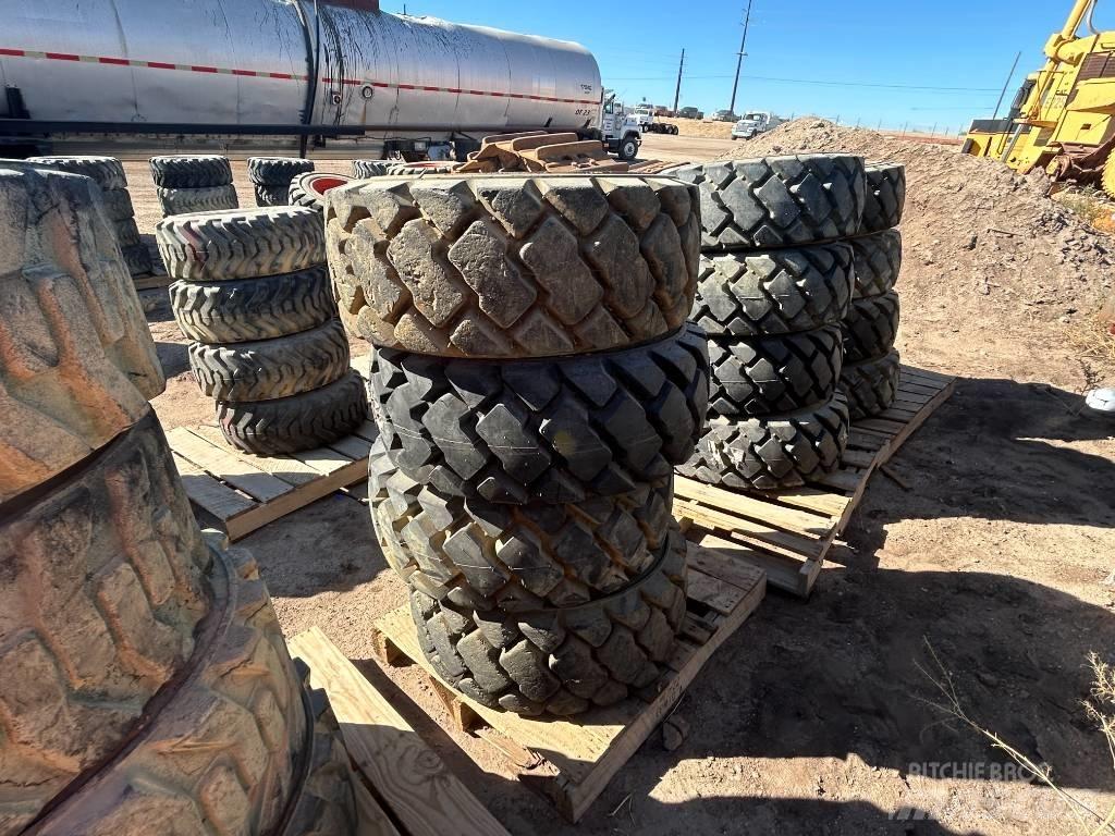 Bobcat 12x16.5 Tires タイヤ、ホイル、リム