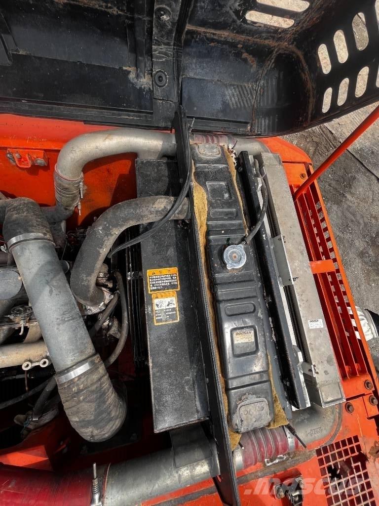 Doosan DH 225 LC-7 大型油圧ショベル12t以上（パワーショベル・ユンボ）