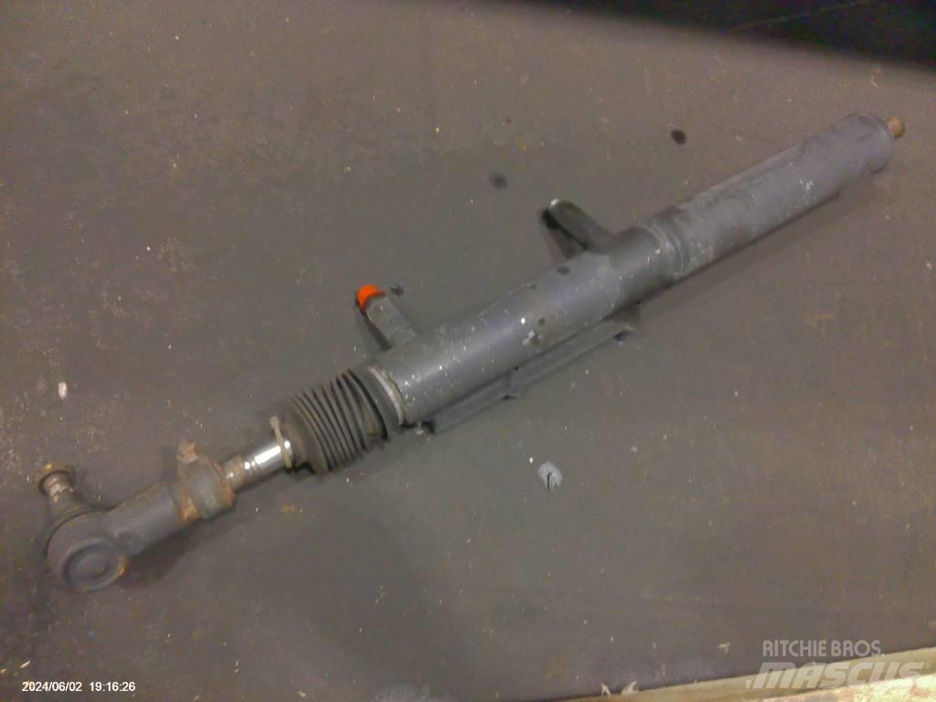 Volvo Styrcylinder 油圧機