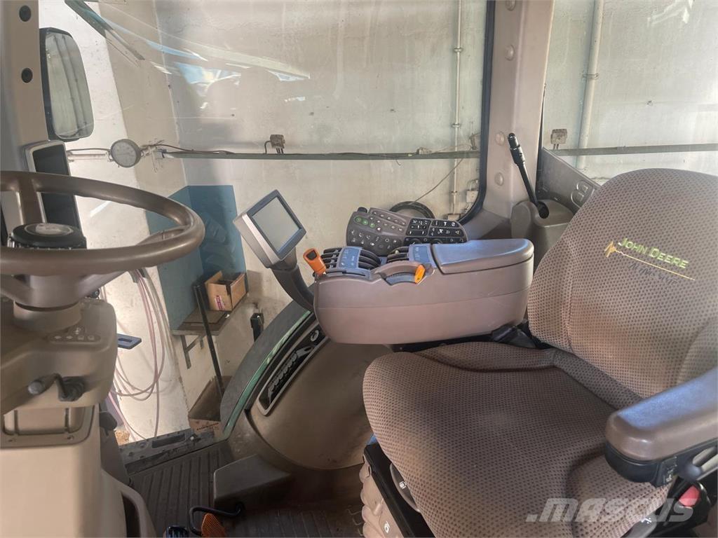 John Deere 7230 R トラクター