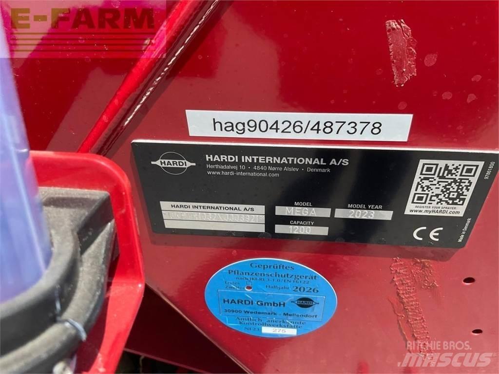 Hardi Mega 1200 牽引型スプレイヤー