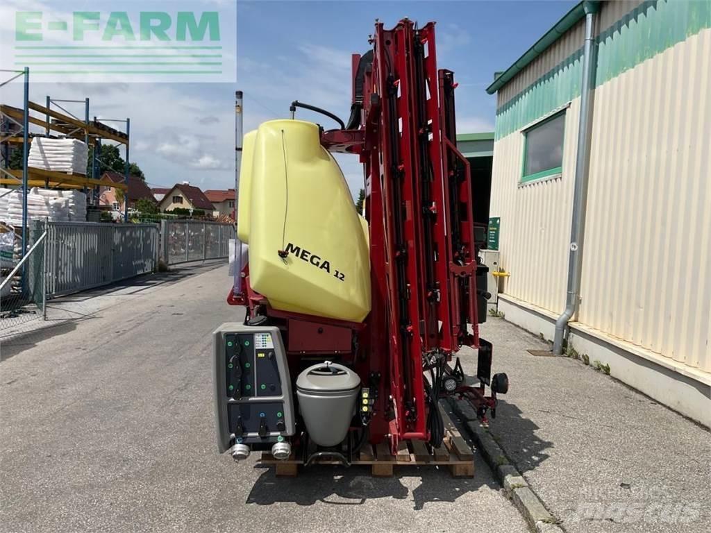Hardi Mega 1200 牽引型スプレイヤー