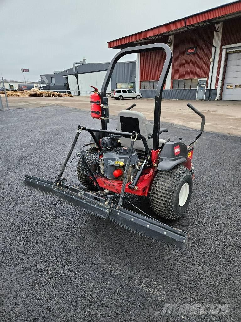 Toro SandPro2040Z バンカーレーキ