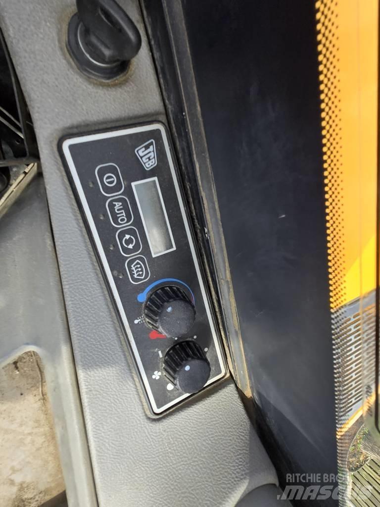 JCB 110 W Hydradig ホイール式油圧ショベル（パワーショベル・ユンボ・バックホー）