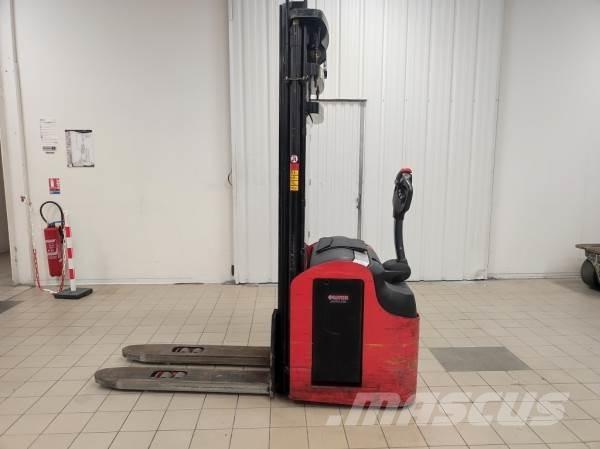 Manitou ES616 AC 自走式スタッカー
