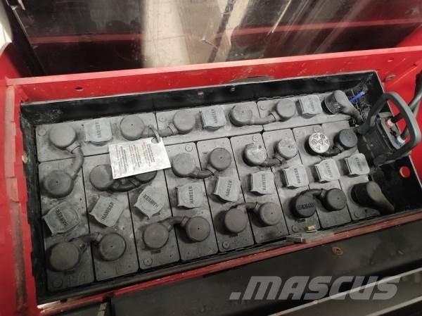 Manitou ES616 AC 自走式スタッカー